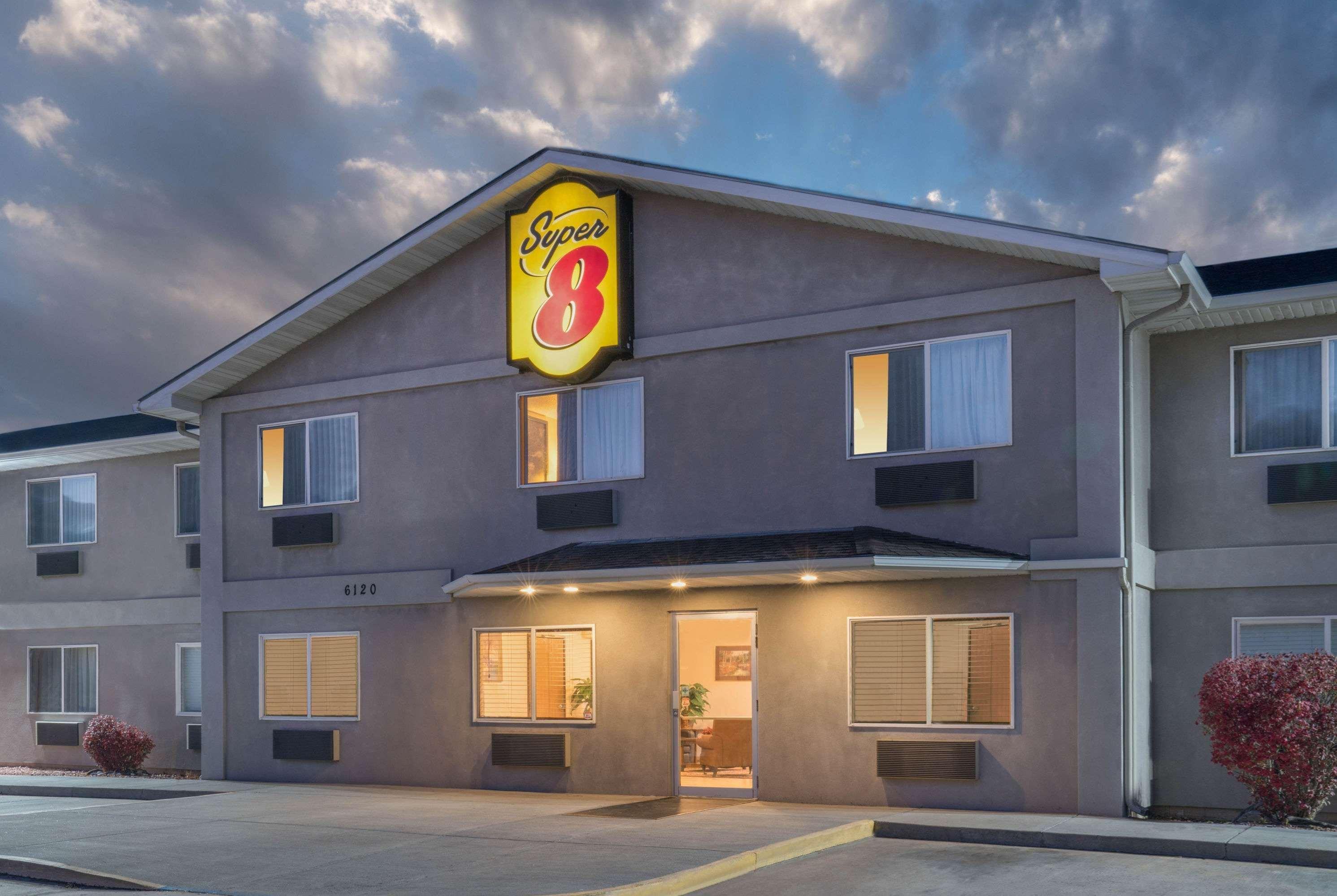 Super 8 By Wyndham Fountain Hotel Ngoại thất bức ảnh